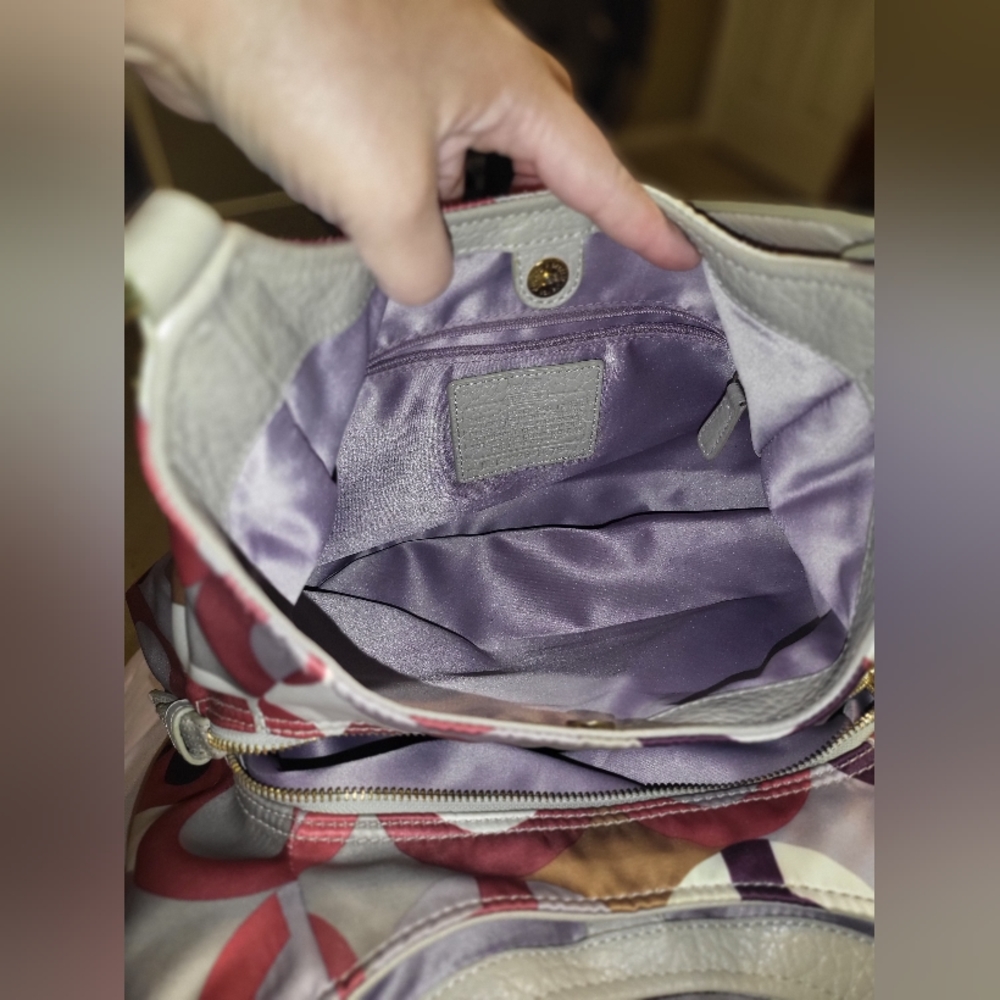 Coach Madison OP ART Hobo purse - Picture 4 of 12